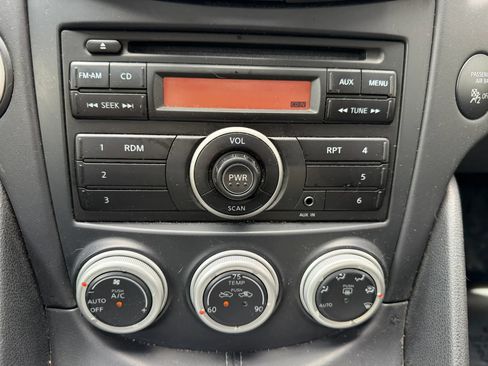 Used 2012 Nissan 370Z Coupe RWD image 16
