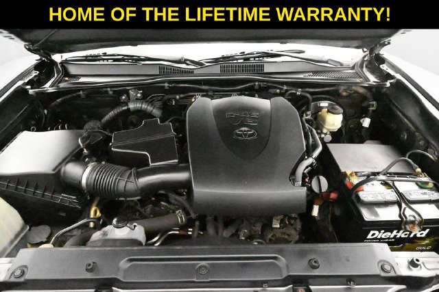 Used 2016 Toyota Tacoma Limited w/ Towing Package AWD/4WD image 44