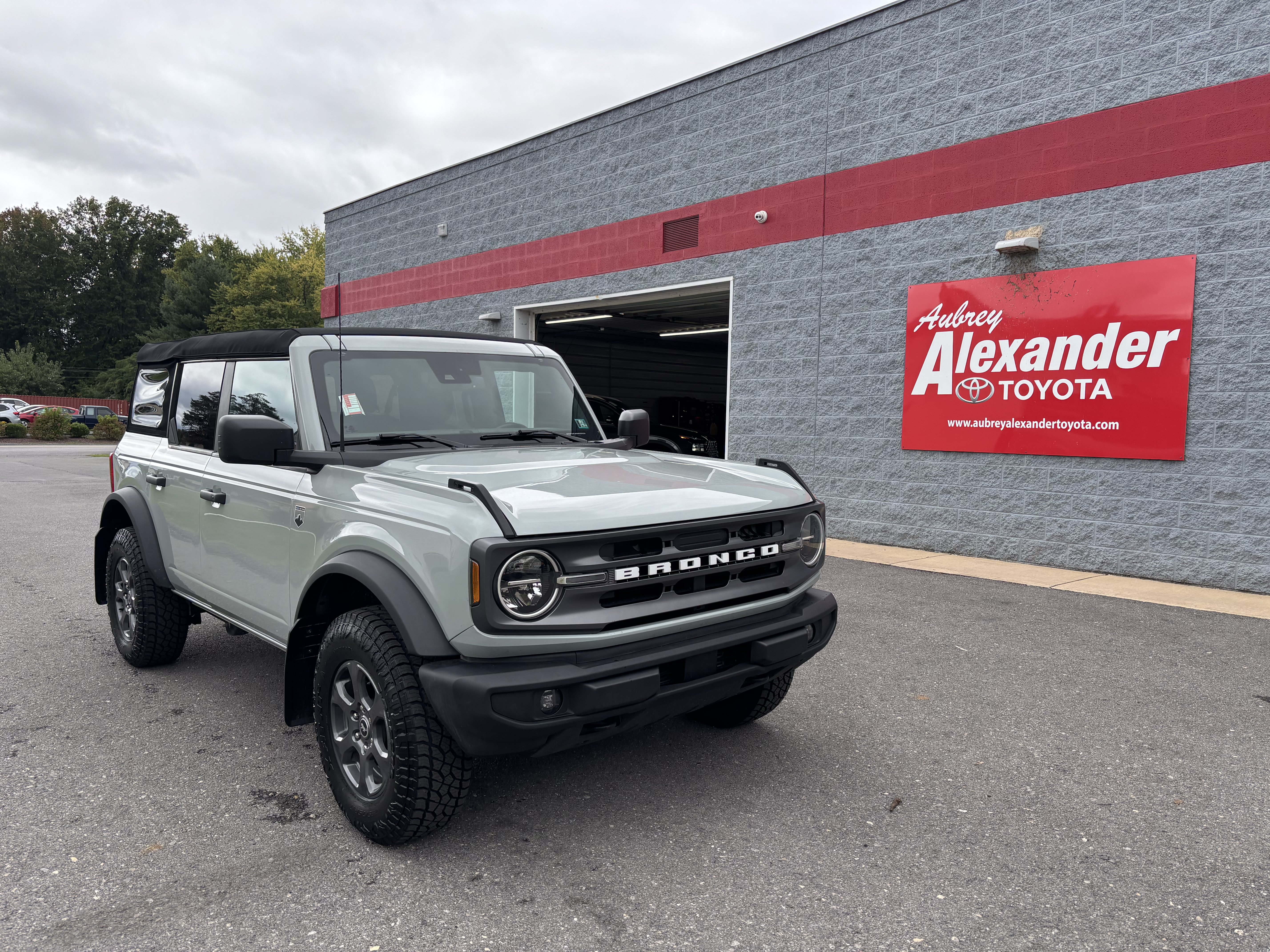 Used 2024 Ford Bronco Big Bend AWD/4WD image 1