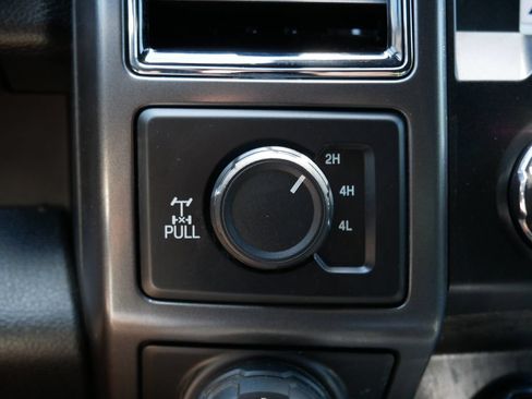 Used 2019 Ford F150 XLT w/ Equipment Group 302A Luxury AWD/4WD image 24