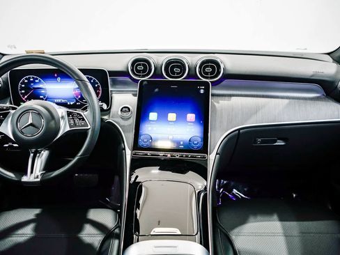 Used 2025 Mercedes-Benz GLC 300 image 12