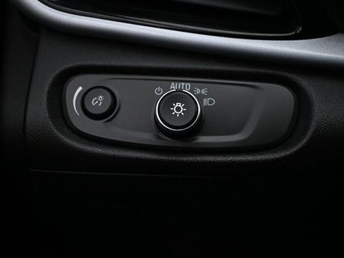 Used 2018 Chevrolet Volt LT w/ Comfort Package image 34