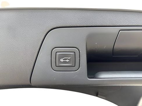 Used 2024 Buick Envision Avenir AWD/4WD image 31