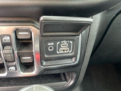 Used 2021 Jeep Wrangler Unlimited Sahara w/ Safety Group AWD/4WD image 14