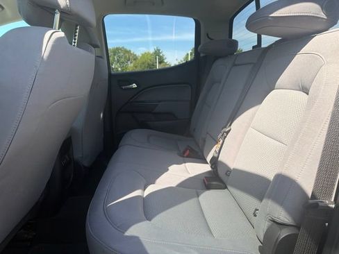 Used 2017 Chevrolet Colorado LT w/ LT Convenience Package RWD image 14