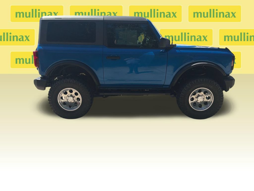 Used 2022 Ford Bronco 2-Door AWD/4WD image 2
