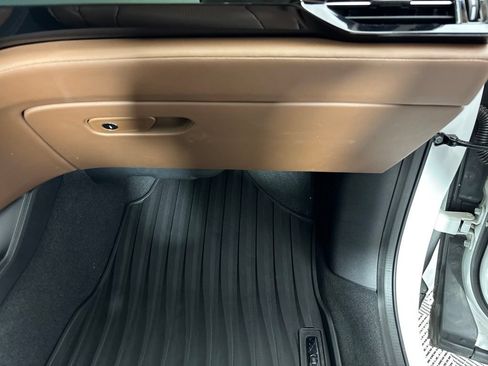 Certified 2025 Acura MDX w/ Technology Package FWD image 14