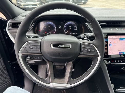New 2026 Jeep Grand Cherokee Altitude AWD/4WD image 10
