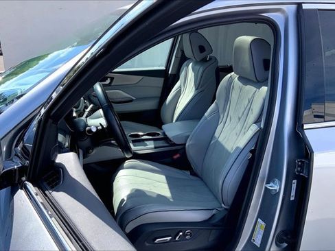 Certified 2025 Acura MDX SH-AWD w/ Advance Package image 25