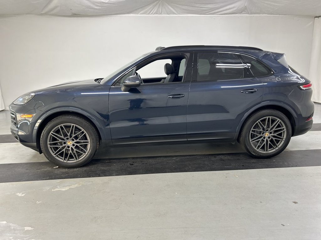 Certified 2024 Porsche Cayenne AWD/4WD image 6