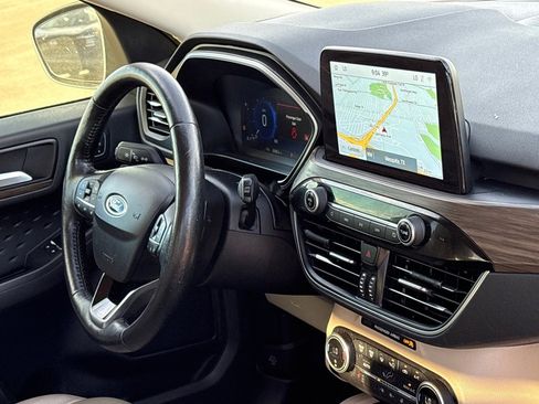 Used 2020 Ford Escape Titanium image 35