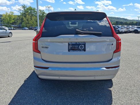 Used 2024 Volvo XC90 B5 Plus AWD/4WD image 6