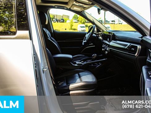 Used 2025 Kia Telluride S FWD image 23