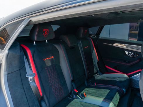 Used 2023 Lamborghini Urus Performante AWD/4WD image 16