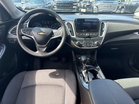 Used 2022 Chevrolet Malibu LT FWD image 18