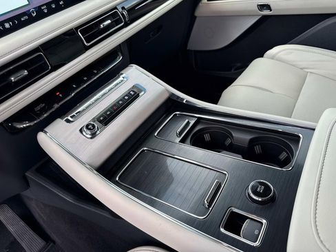 New 2025 Lincoln Aviator Reserve w/ Luxury Package image 26