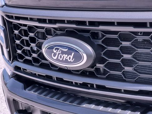 Used 2023 Ford F350 Lariat w/ Lariat Ultimate Package AWD/4WD image 12