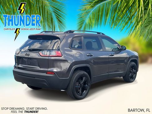 Used 2023 Jeep Cherokee Altitude Lux AWD/4WD image 4
