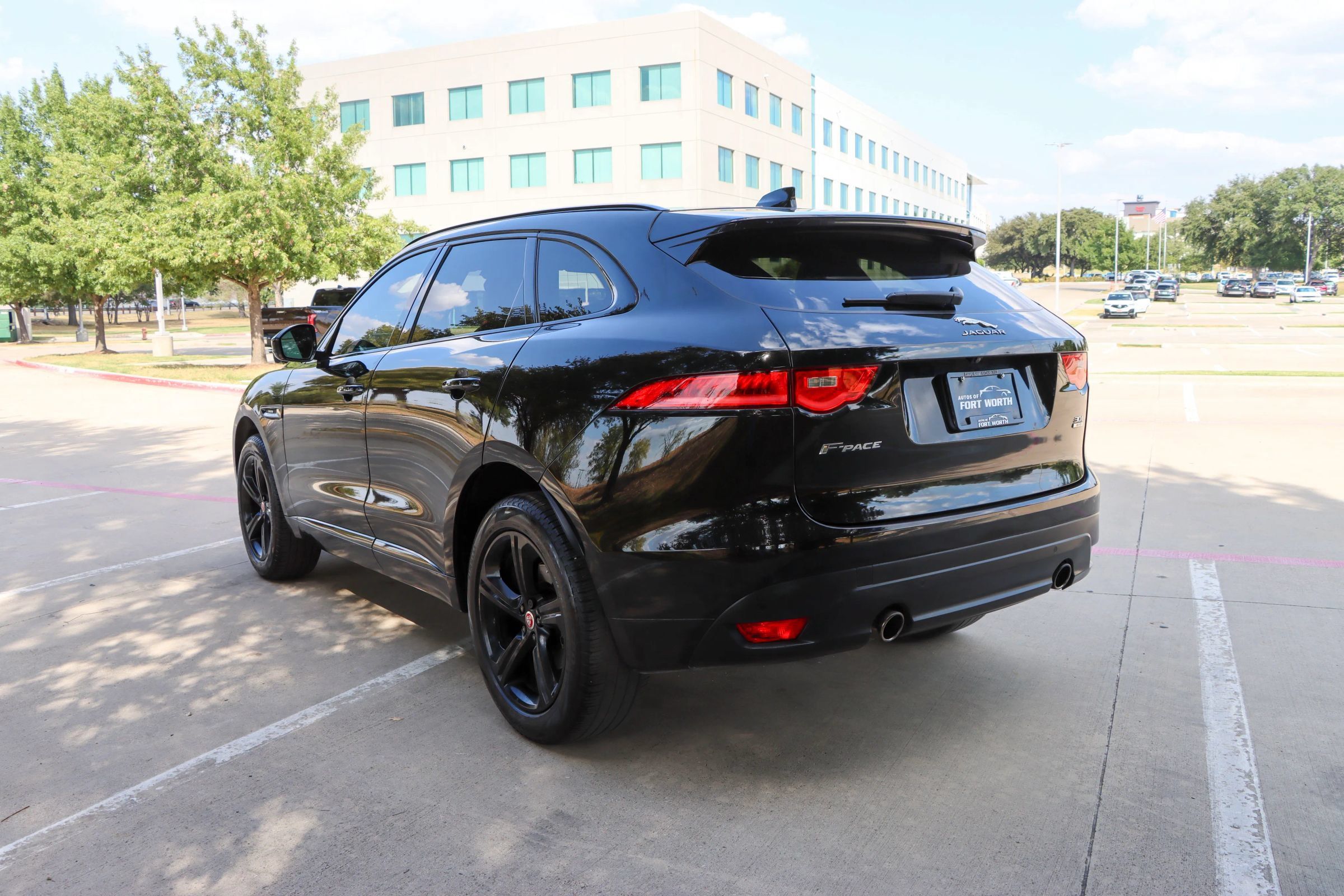 Used 2019 Jaguar F-PACE R-Sport AWD/4WD image 5