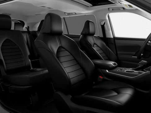 New 2026 Toyota Highlander XLE image 11