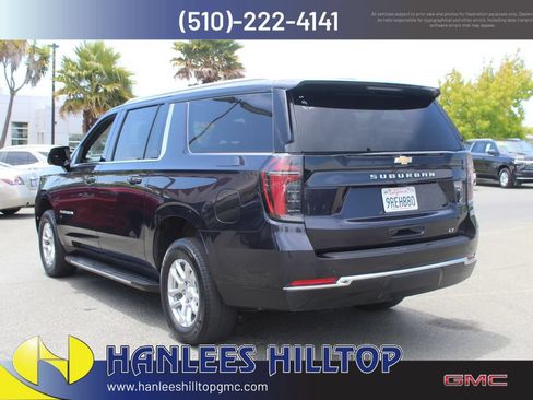 Used 2025 Chevrolet Suburban LT RWD image 9