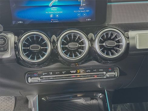 Certified 2022 Mercedes-Benz GLB 250 image 15