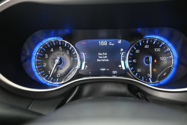 Used 2024 Chrysler Pacifica Touring-L FWD image 17