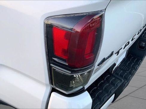 Used 2018 Toyota Tacoma SR w/ SR Convenience Package AWD/4WD image 25