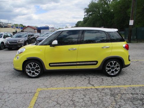 Used 2017 FIAT 500L Trekking w/ Premium Package FWD image 9