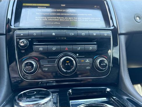 Used 2018 Jaguar XJ L Portfolio image 32