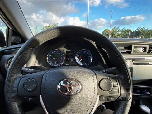 Used 2019 Toyota Corolla LE FWD image 6