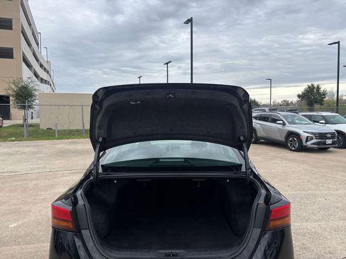 Used 2025 Nissan Altima 2.5 SV image 29