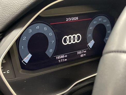 Used 2024 Audi Q3 2.0T Premium image 9