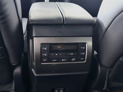 Used 2023 Lexus GX 460 Premium w/ Accessory Package AWD/4WD image 27