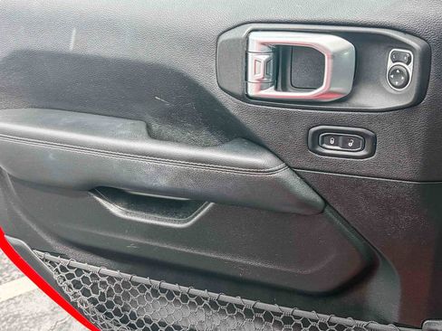 Used 2020 Jeep Gladiator Overland image 19