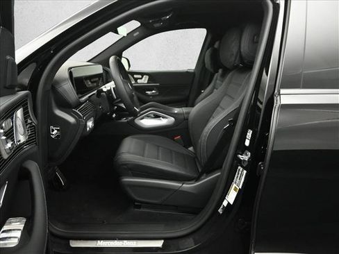 New 2026 Mercedes-Benz GLS 580 4MATIC image 9