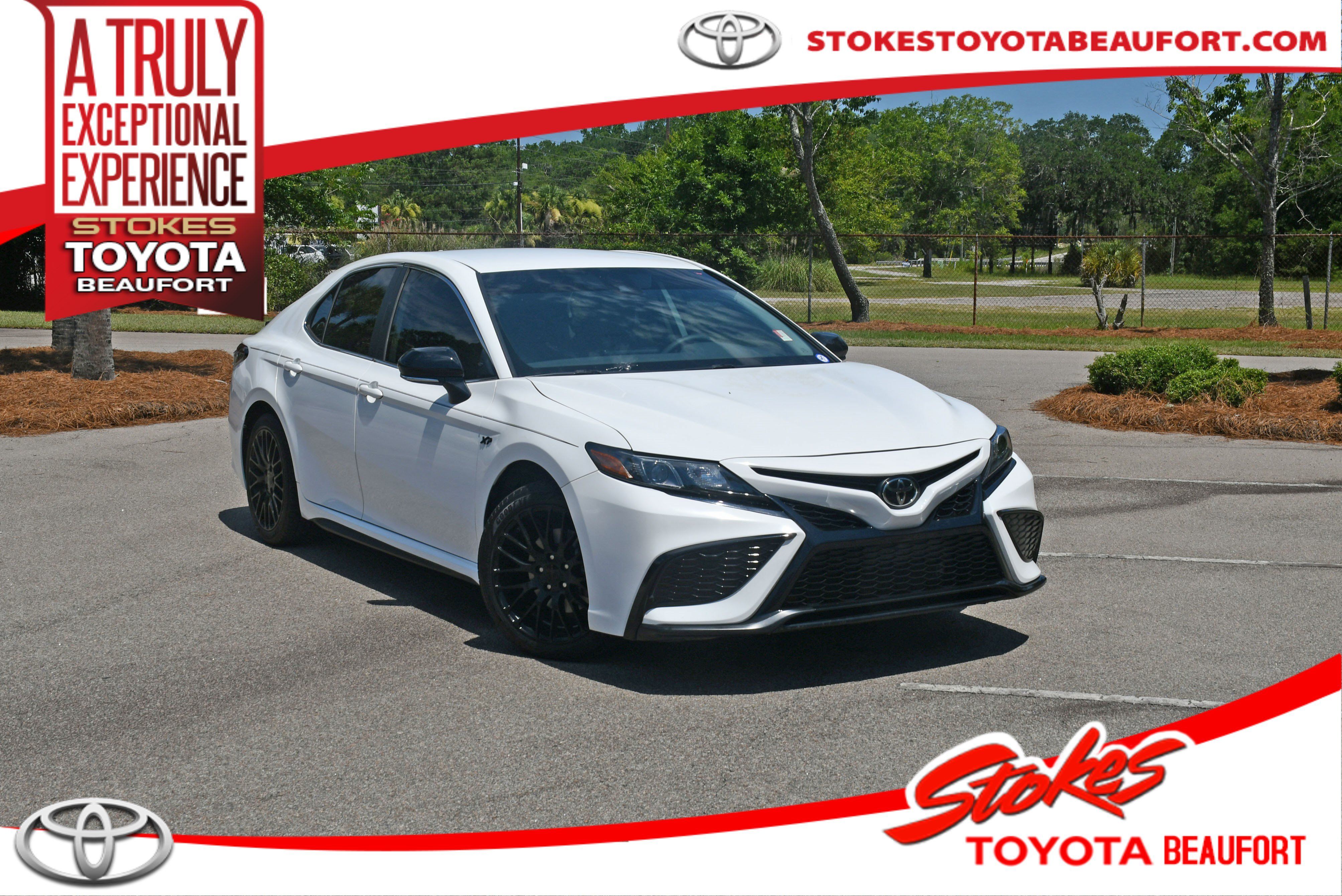 Used 2024 Toyota Camry SE FWD image 1