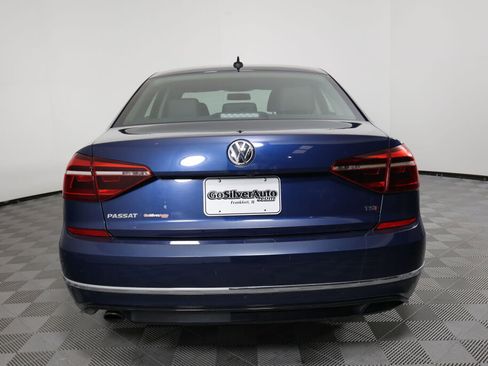 Used 2018 Volkswagen Passat 2.0T R-Line FWD image 3