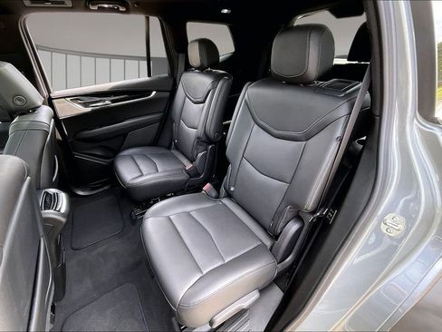 Certified 2025 Cadillac XT6 Premium Luxury AWD/4WD image 28