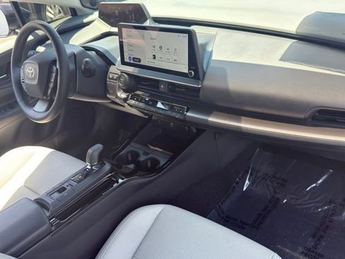 Used 2026 Toyota Prius Limited w/ Limited Premium Package FWD image 26