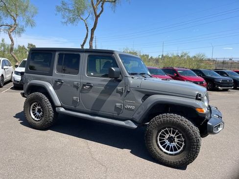 Used 2020 Jeep Wrangler Unlimited Sahara AWD/4WD image 6