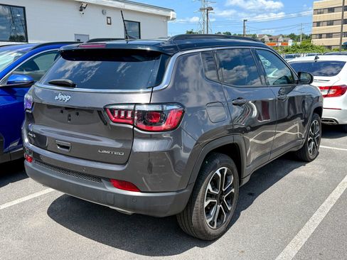 Used 2023 Jeep Compass Limited AWD/4WD image 5