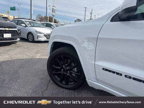 Used 2021 Jeep Grand Cherokee Laredo X image 7