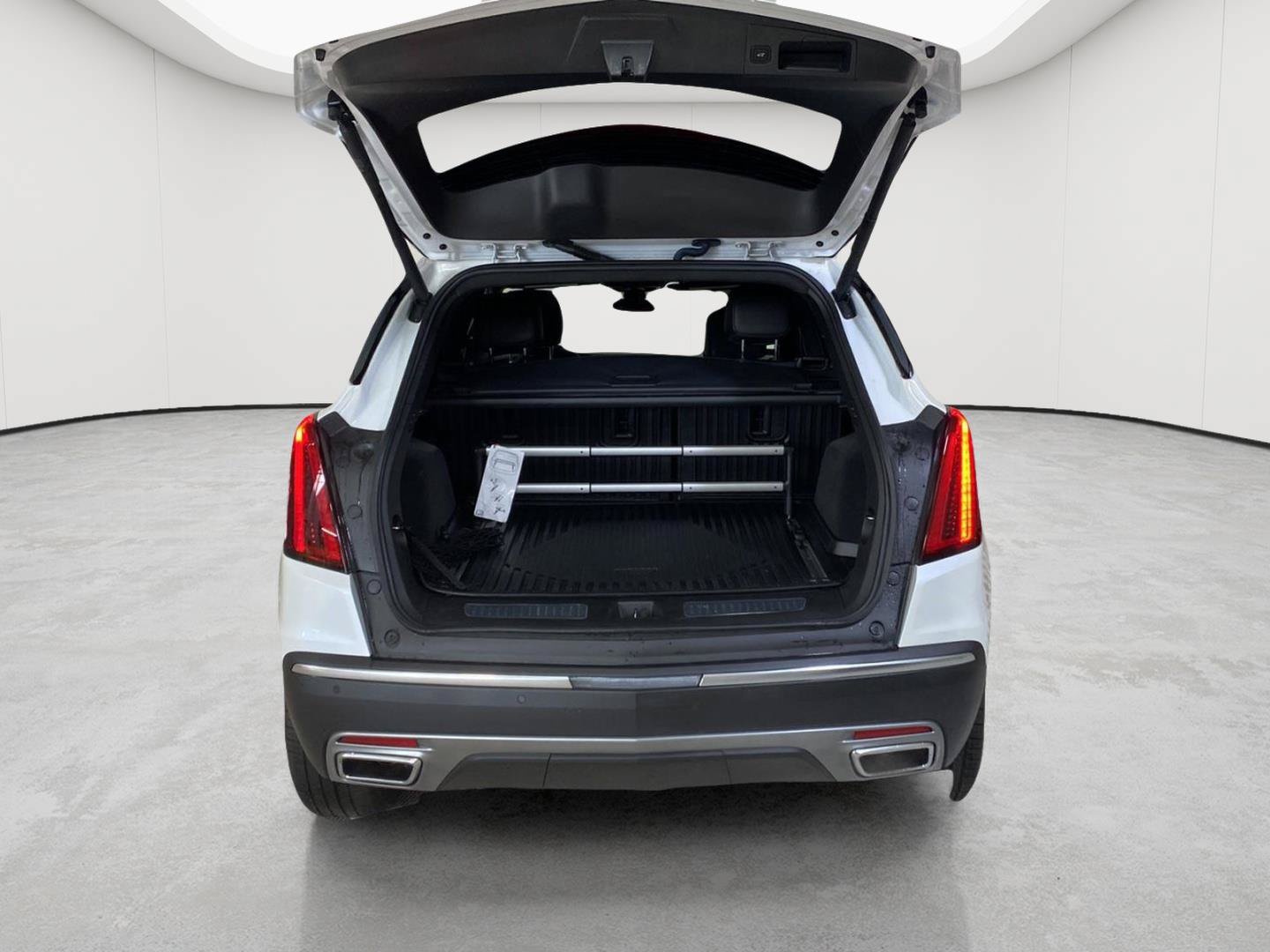 Certified 2022 Cadillac XT5 Premium Luxury w/ LPO, Floor Liner Package AWD/4WD image 7