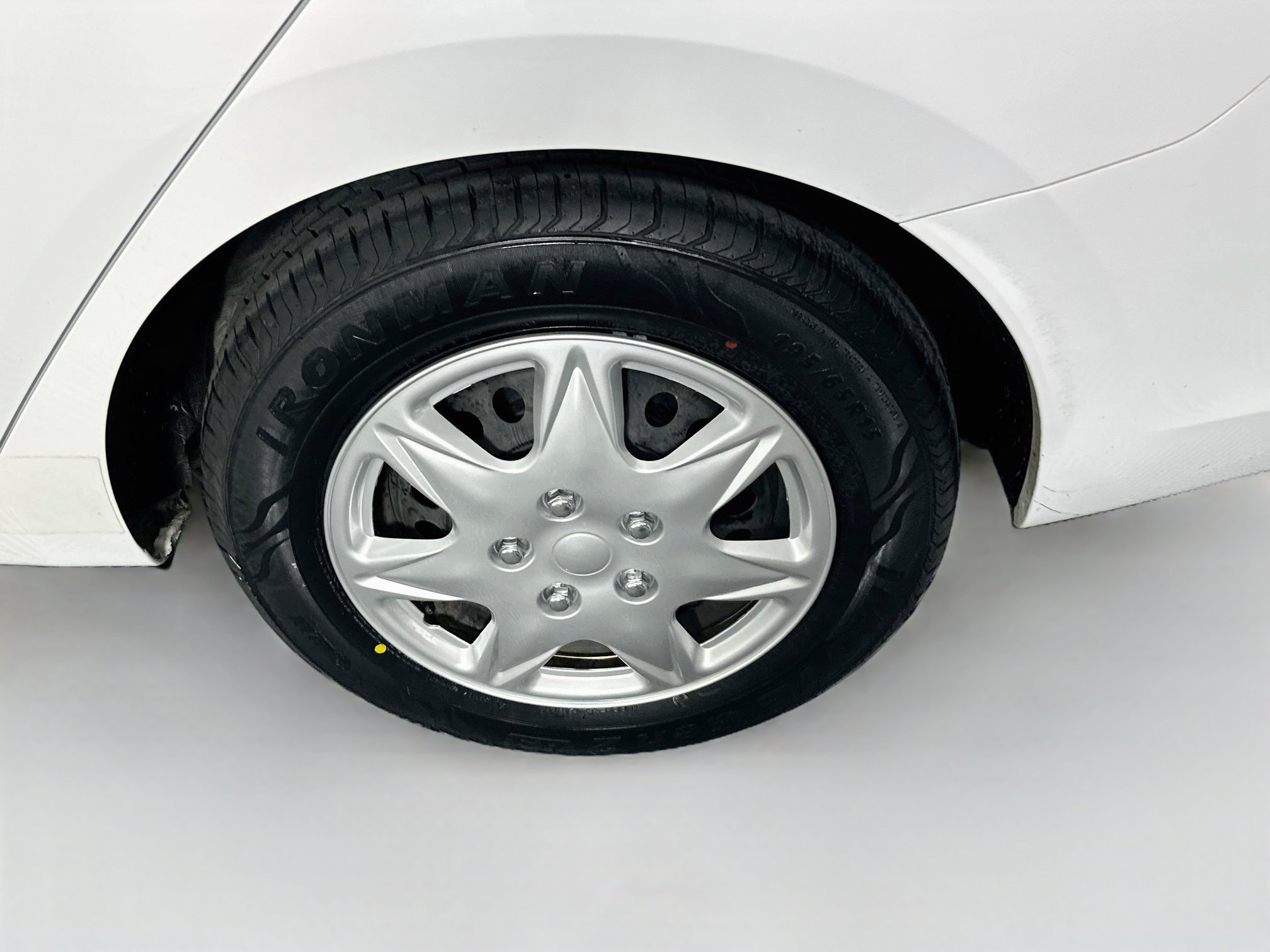 Used 2025 Nissan Versa S FWD image 11