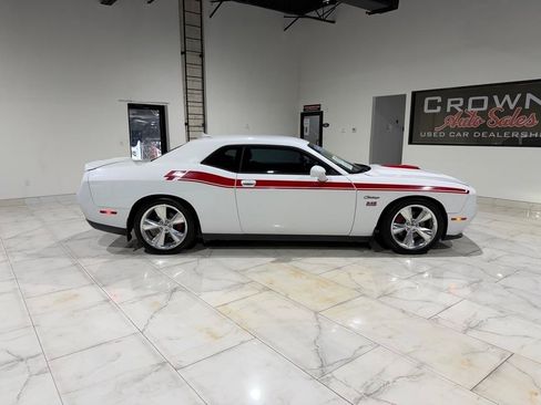 Used 2016 Dodge Challenger R/T Plus RWD image 8