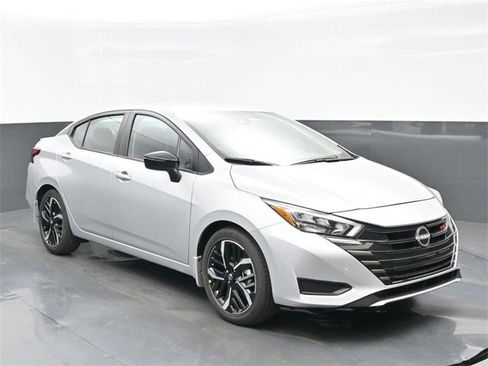 New 2025 Nissan Versa SR w/ Trunk Package image 8