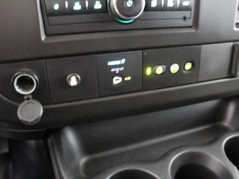 Used 2021 Chevrolet Express 2500 w/ Driver Convenience Package image 14