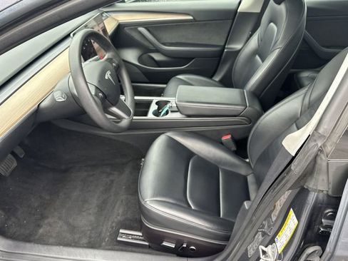 Used 2023 Tesla Model 3 Standard Range image 17