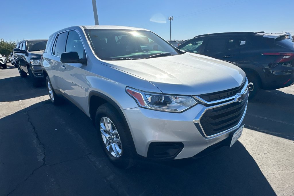 Used 2021 Chevrolet Traverse LS FWD image 2